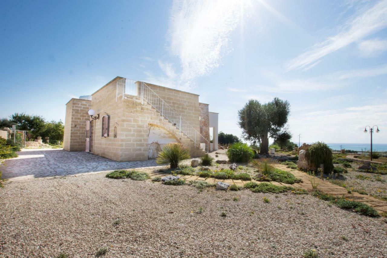 Le Gioie - Villa Macchia Mediterranea - Splendida Villa Vista Mare Immersa Nel Verde Torre Pali Exterior photo